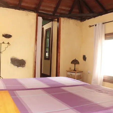 Casa Ciruelo Летний дом Икод-де-лос-Винос
